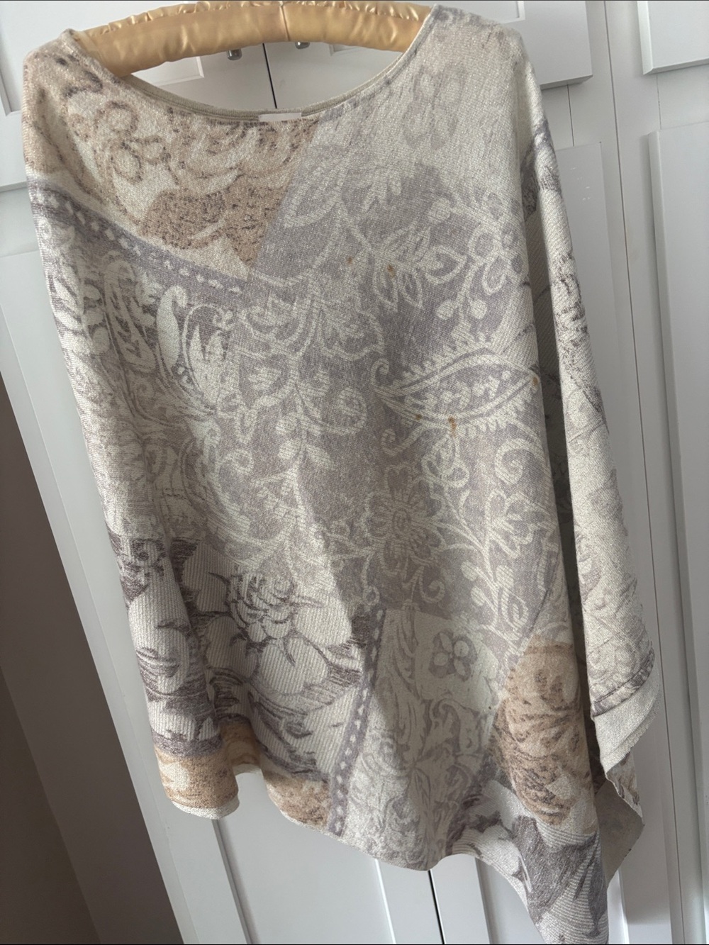 Chico's Neutral Floral Pattern Cape Poncho in Cream, Taupe and Beige NWOT - Picture 2 of 9